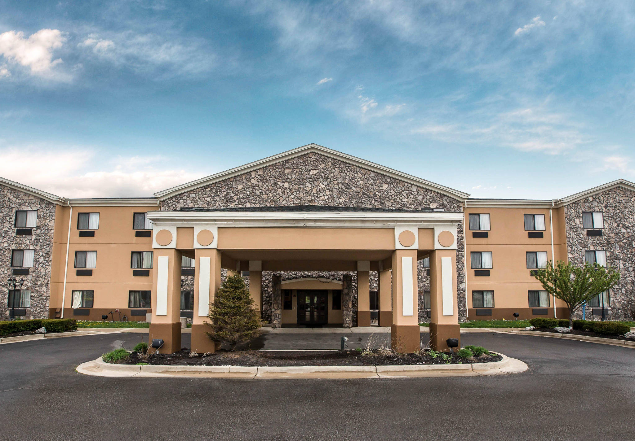 Econo Lodge Inn Suites Hotel In Monroe Mi Book Now