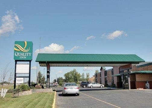 Quality Inn Thief River Falls Mn Hotel