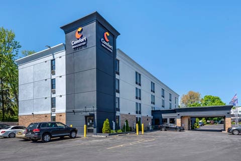 Comfort Inn Suites Hotel In Liverpool Ny