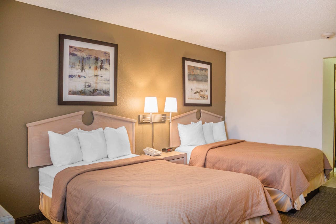 Quality Inn Hotel Port Clinton Oh Book Your Stay Today