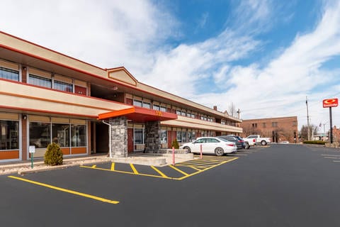 Econo Lodge Hotel In Zanesville Oh Book Direct For The Best Rate