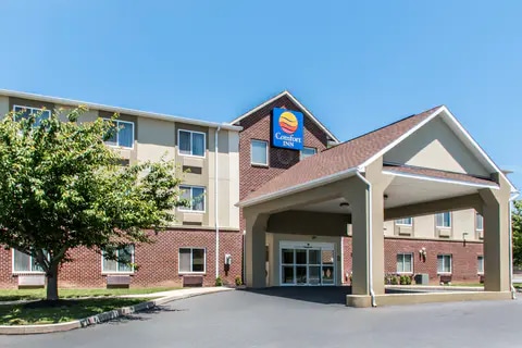 Comfort Inn Lancaster County Hotel In Columbia Pa - 