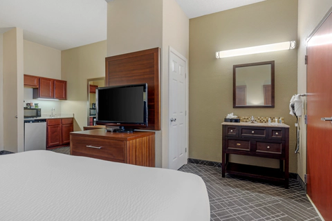 Hotel in Waco, TX | Comfort Suites® Official Site | Comfort Suites 