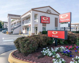 fredericksburg va econo lodge hotels bowling fort hill hotel virginia south military