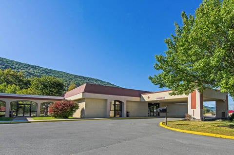 Econo Lodge Hotel In Norton Va Near Mountainrose Vineyards