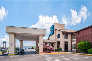 Comfort Suites Near Potomac Mills from $92. Woodbridge Hotel Deals